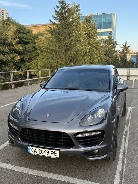 Porsche Cayenne GTS 2012