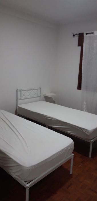 Quarto mobilado  para estudante