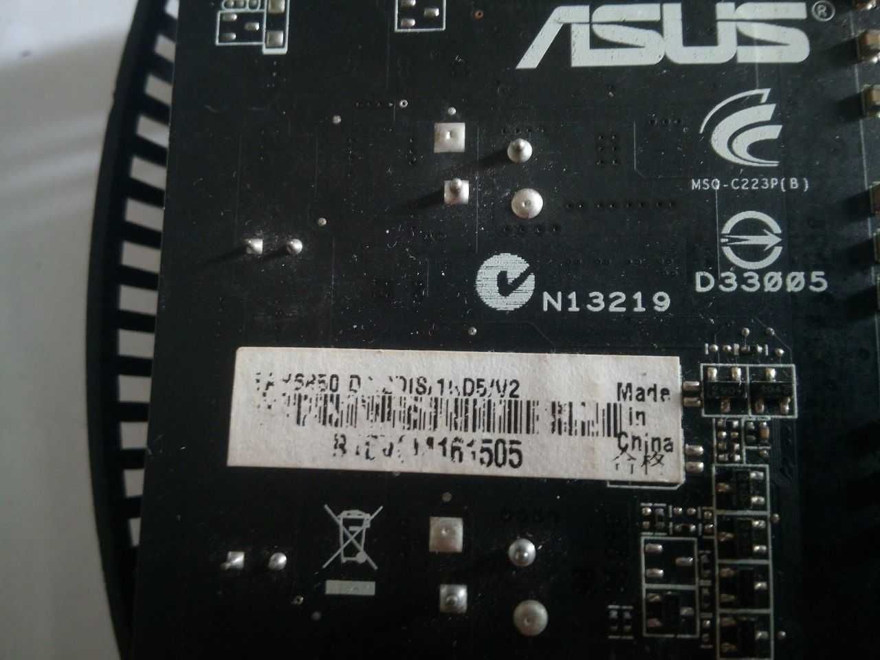 Видеокарта Asus PCI-E Radeon HD6850 1GB DDR5 Нерабочая на запчасти