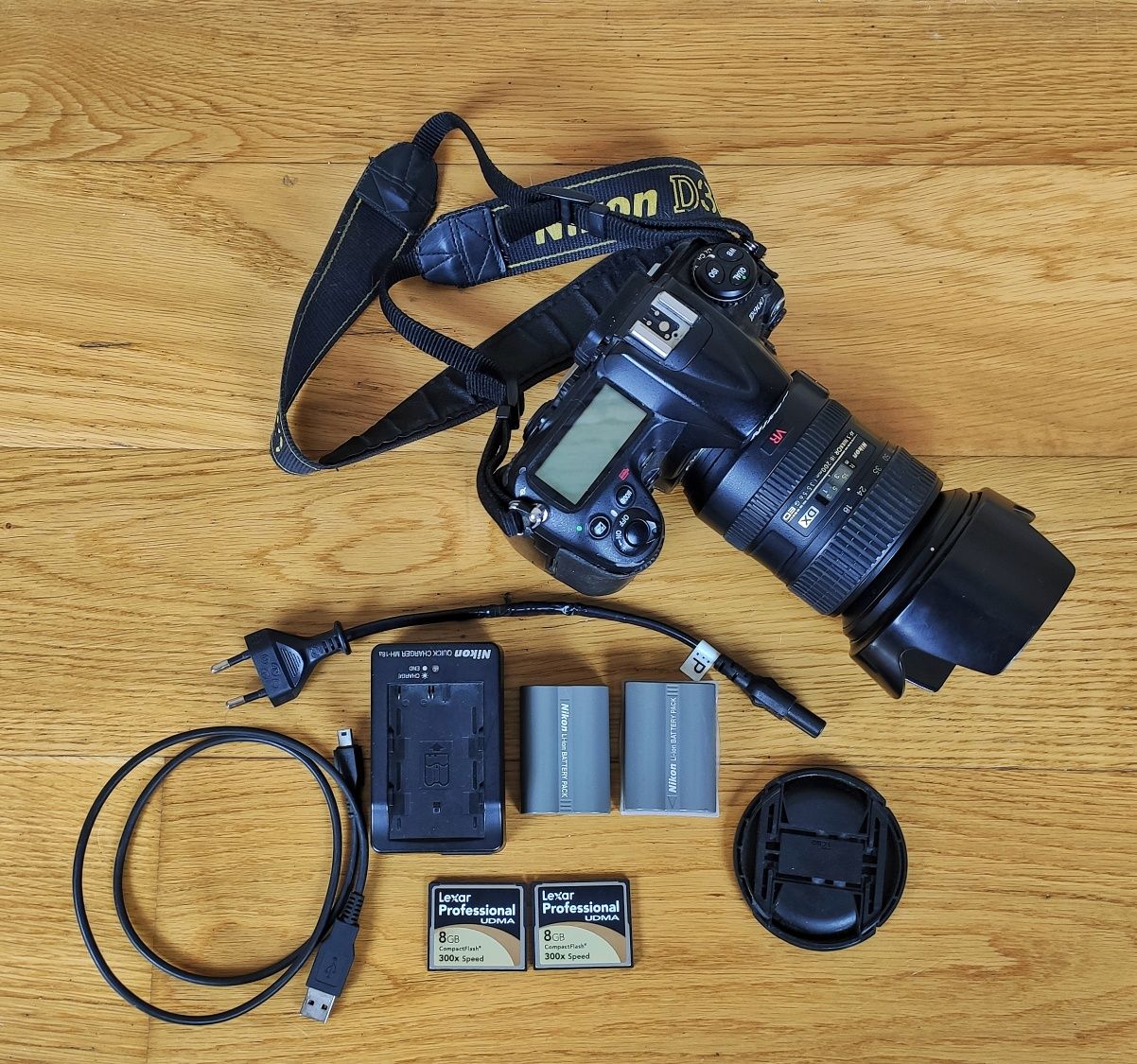 Nikon D300 + Nikkor 18-200 VR + 2 akumulatory, ładowarka, 2 karty