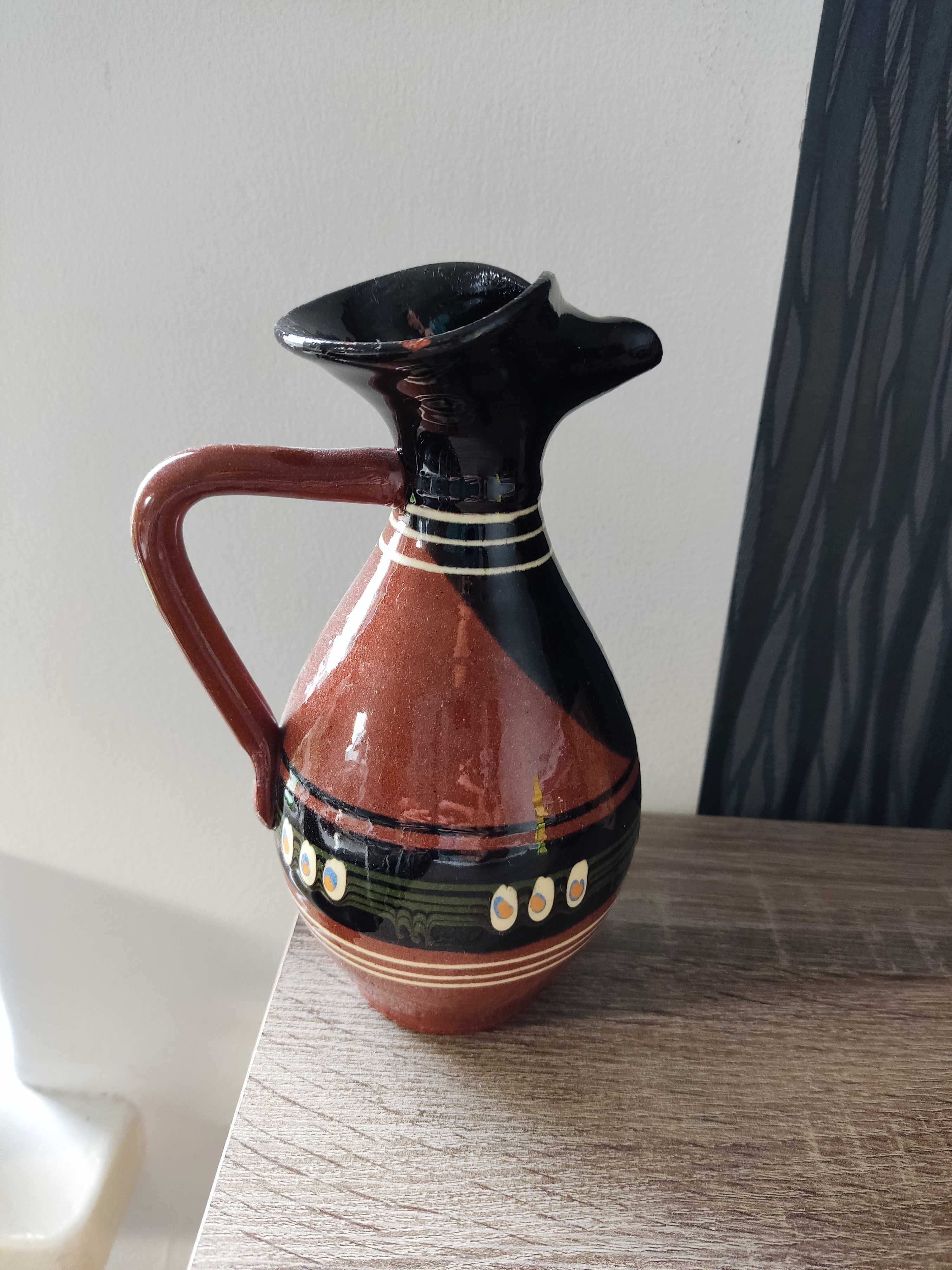 Ceramiczny, bułgarski wazon, ceramika z Trojana