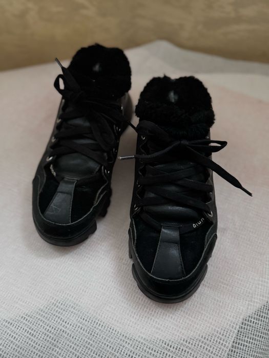 Зимові кросівки