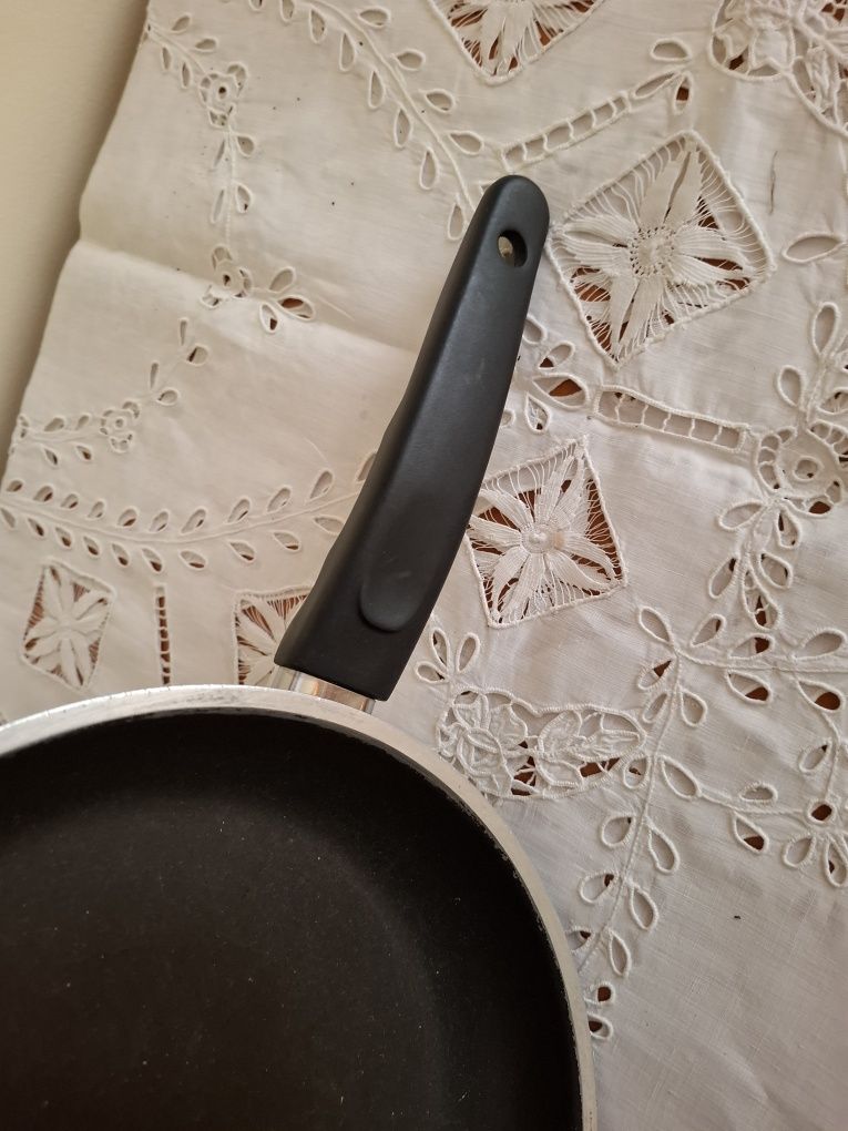 Patelnia Ikea 24 cm.