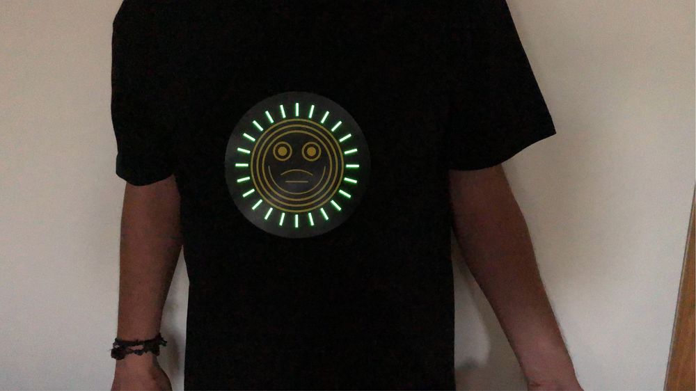 T shirt interactiva; reage ao som; ideal para Dj’s