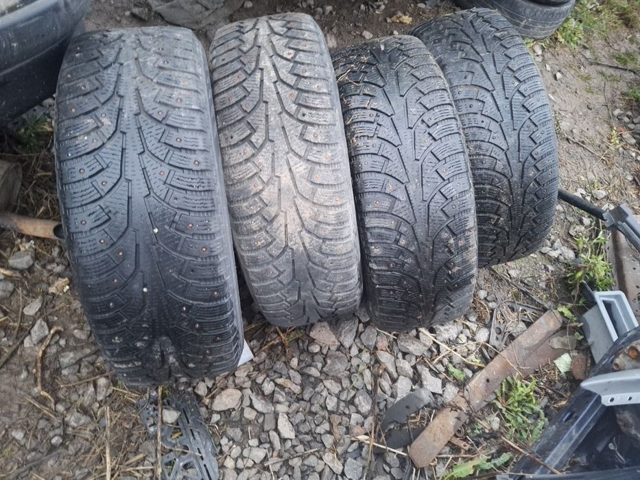 Резина зимня Nokian 235 60 18