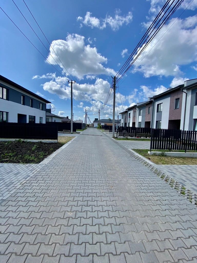 Дуплекс з практичним плануванням у Боратині
