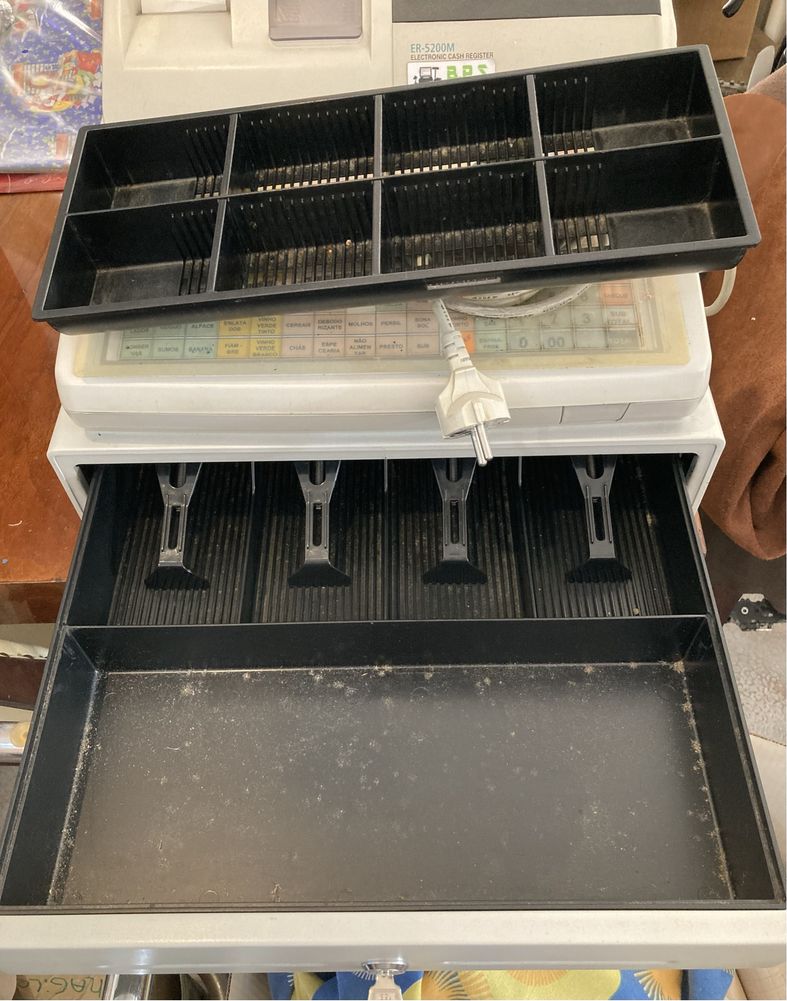 Maquina registadora com gaveta