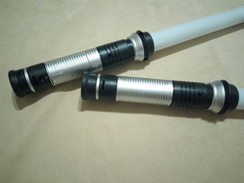 Лазерные мечи по мотивам космической саги "Звездные войны"