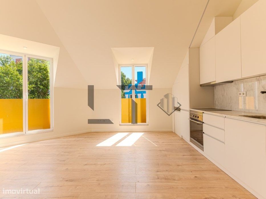 Apartamento T2 Renovado para Venda junto ao IPO, em 7 Rios, Lisboa