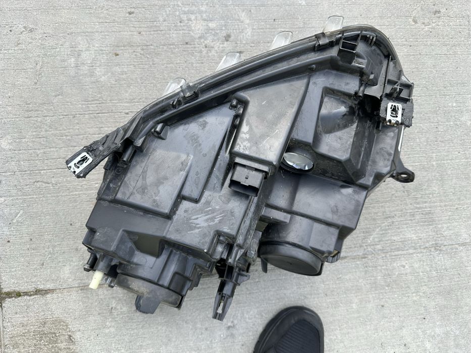 Права фара Renault Duster 2020 р.