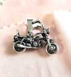 Srebrna zawieszka do łańcuszka - motor, harley, czopper, Harlej, kółka