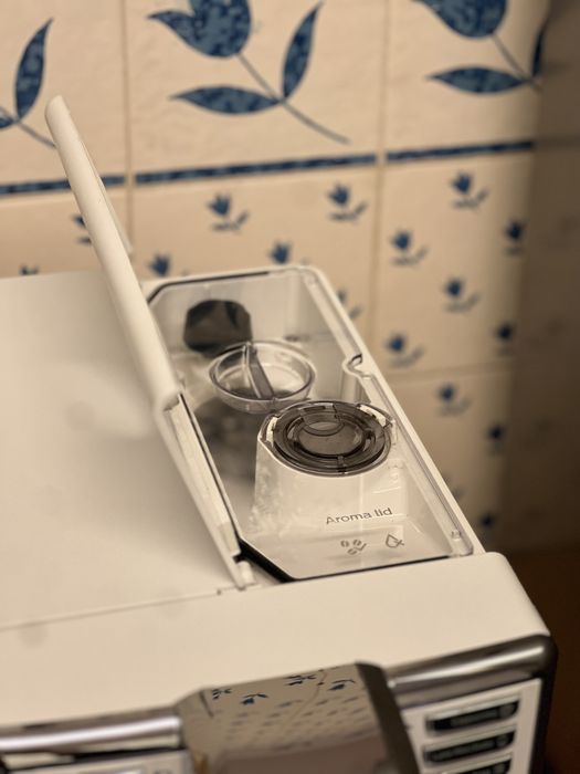 Maquina de café automatica Philips - com moinho integrado - pouco uso