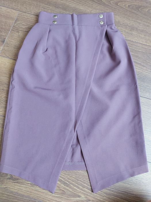 Дуже елегантна жіноча спідниця