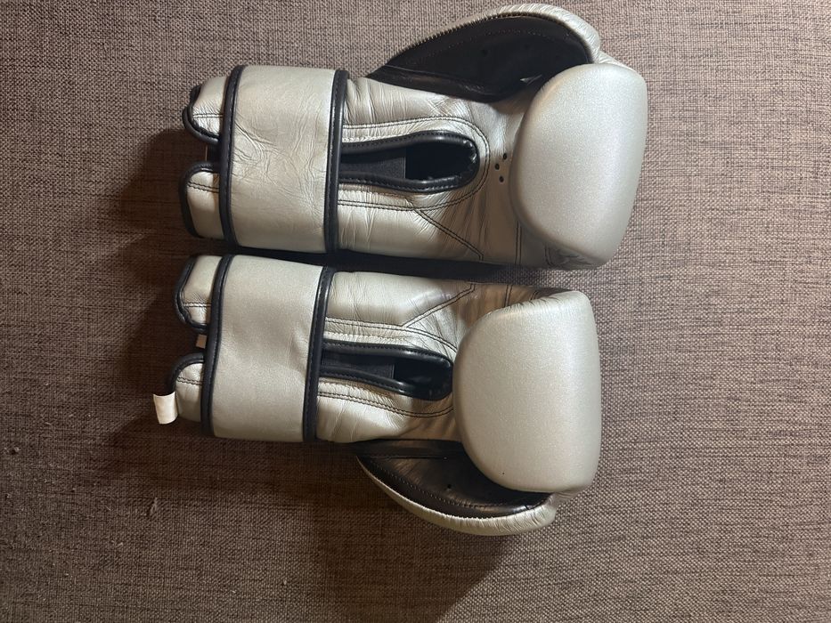 Продам боксерские перчатки Cleto Reyes