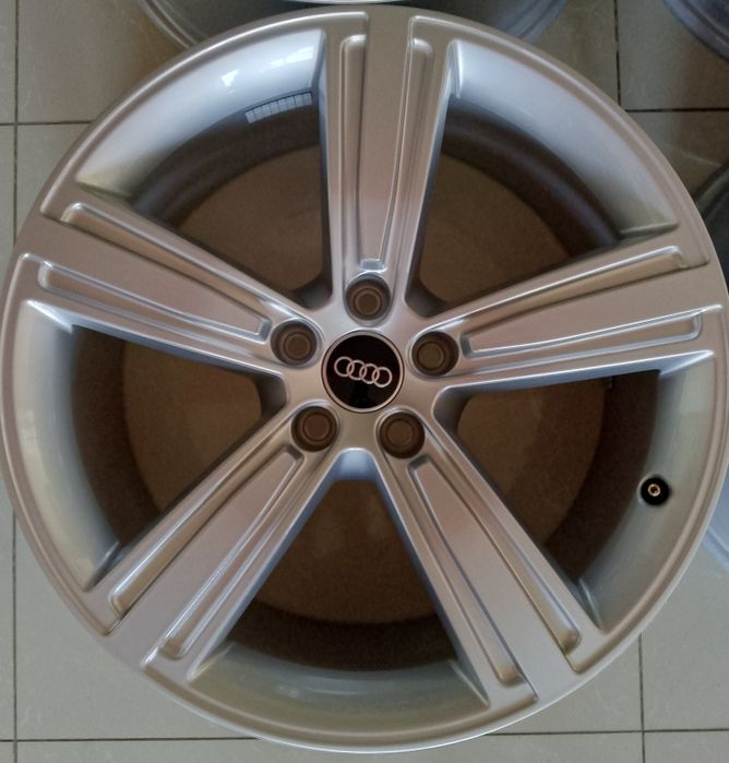 Диски оригінал R19/5/112 Audi A3 A4 A6 Q3 Q5 Q7 4N0 601 025 J