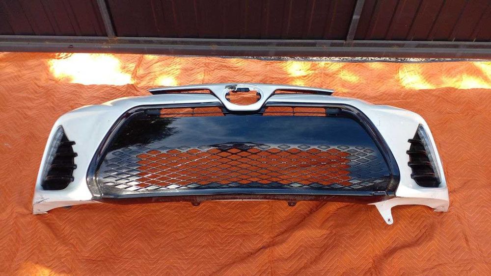 Бампер Toyota Corolla Тойота Королла 2017-2019.