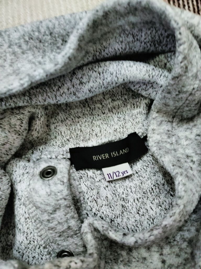 River island  новий, гарний та теплий светр, 11-12 років