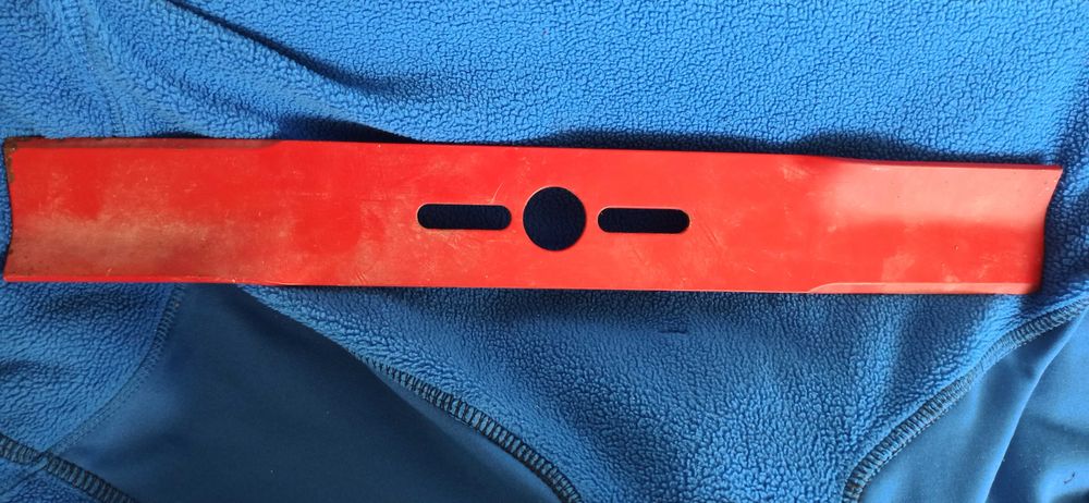 Nowy nóż do kosiarki.