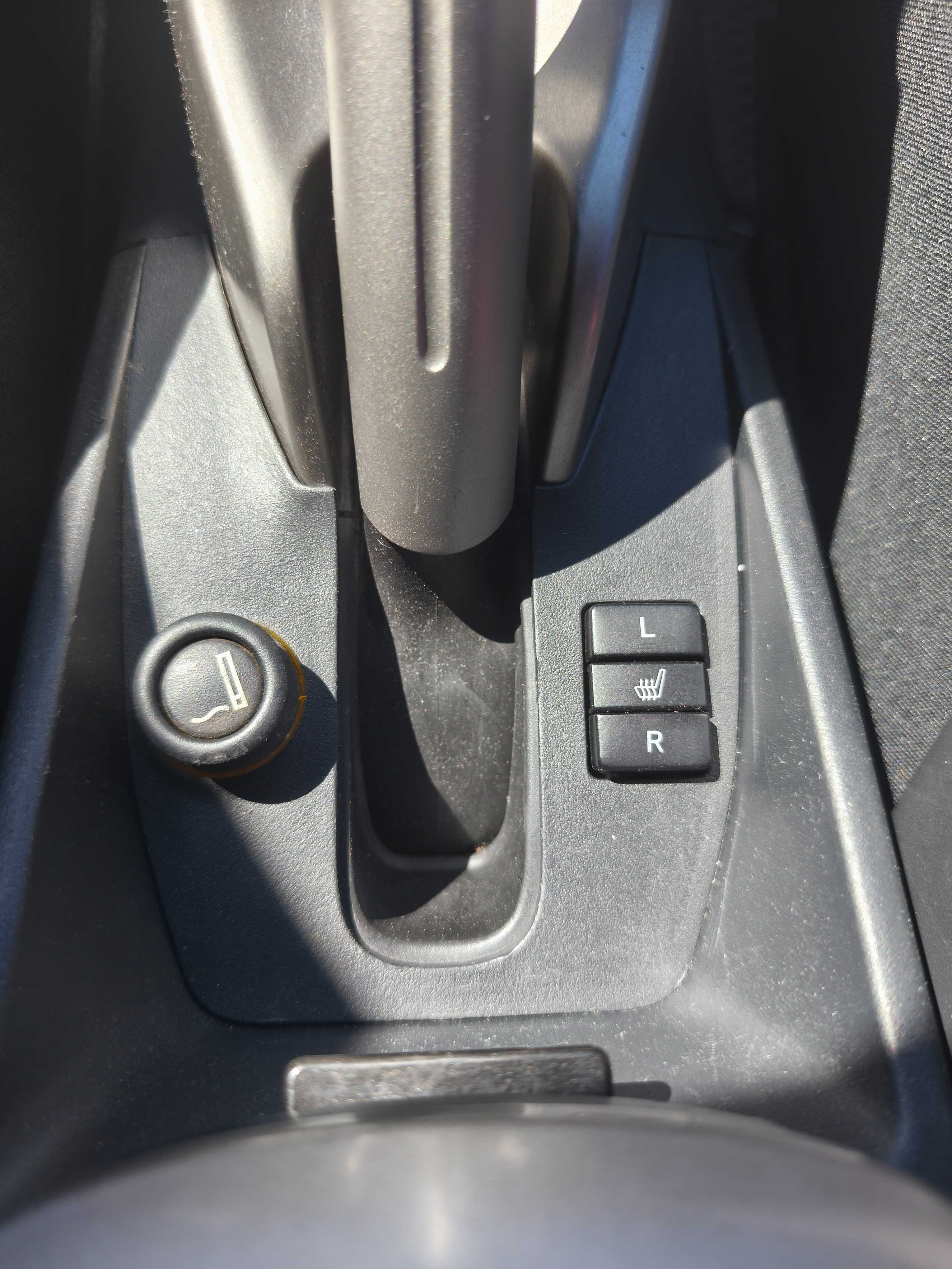 Продам ЖИВОЙ Аурис 2008г. 1.6 газ/бен МКПП Toyota auris МЕХАНИКА