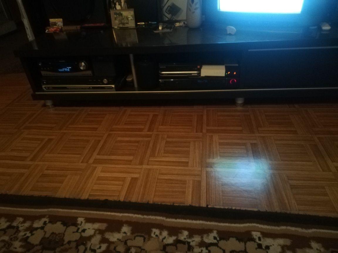 Pulka pod telewizor