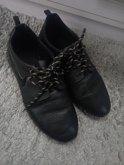 Туфлі, кросівки, мокасини для хлопця 40 41