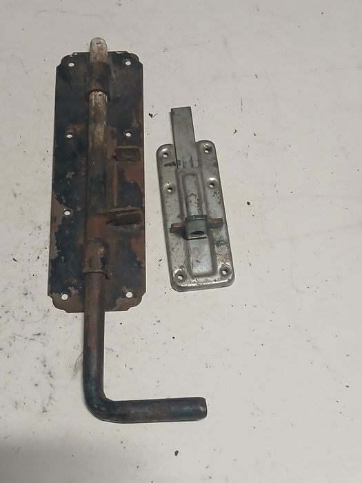 Zasówa zasówka do drzwi bramy furtki garażu komurki prl