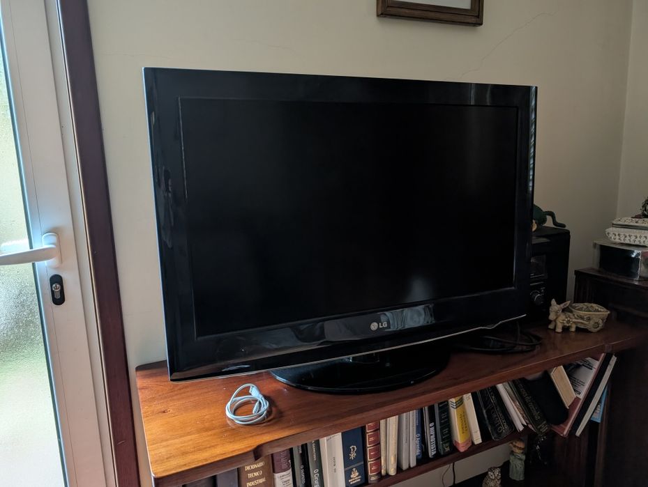 Televisor LG 32LD420
