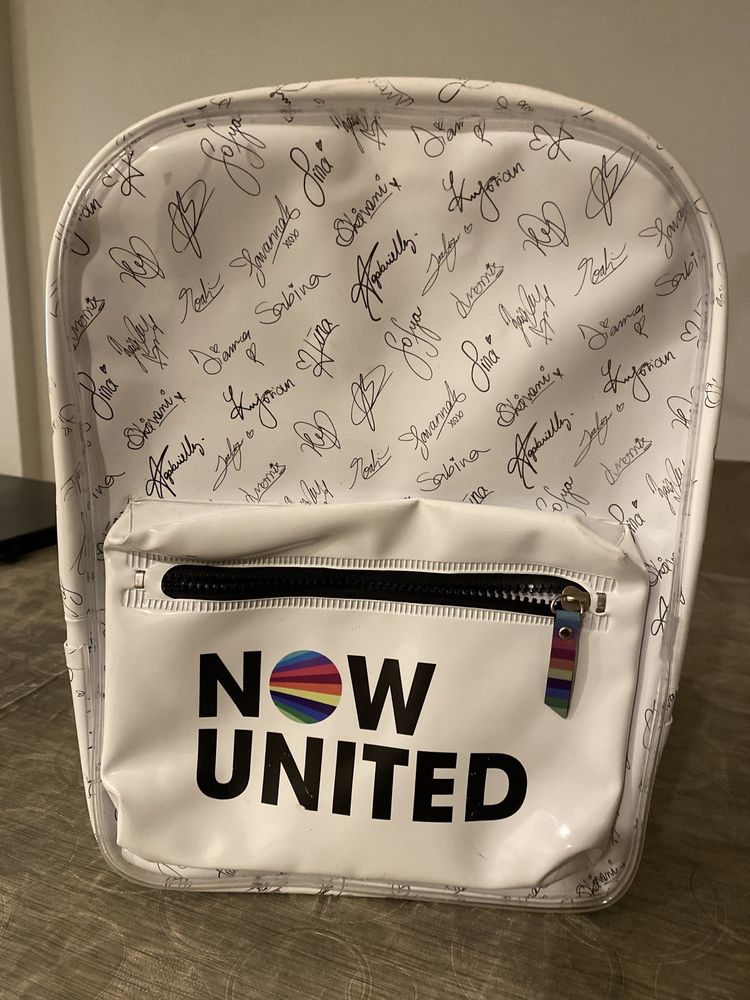 Mochila Now united (com autografo )