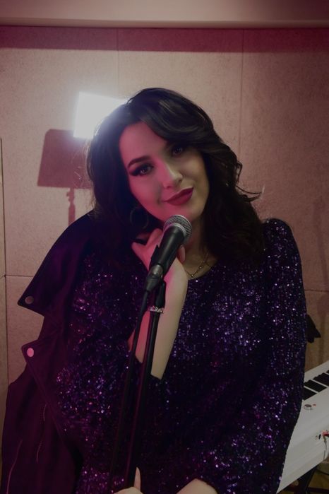 УРОКИ ВОКАЛУ! Уроки естрадного вокалу офлайн та онлайн ! Київ!