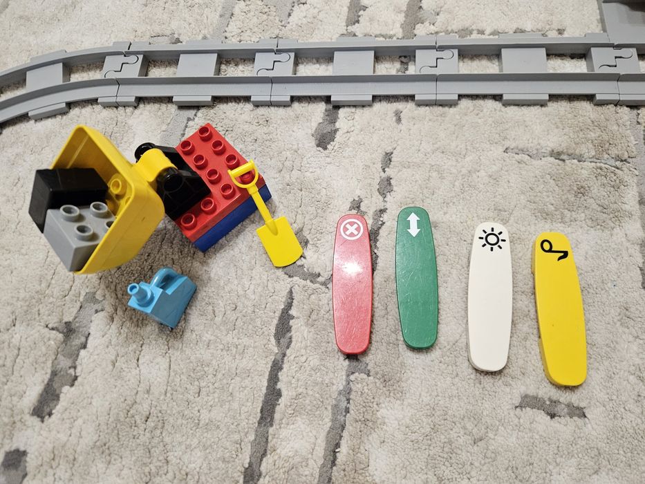 Lego Duplo 10874 паровий поїзд і Лего Duplo  Залізничний міст і рейки