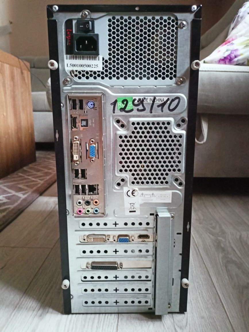 Komputer stacjonarny Intel Core i3 4GB RAM, GeForce GT 240 512MB