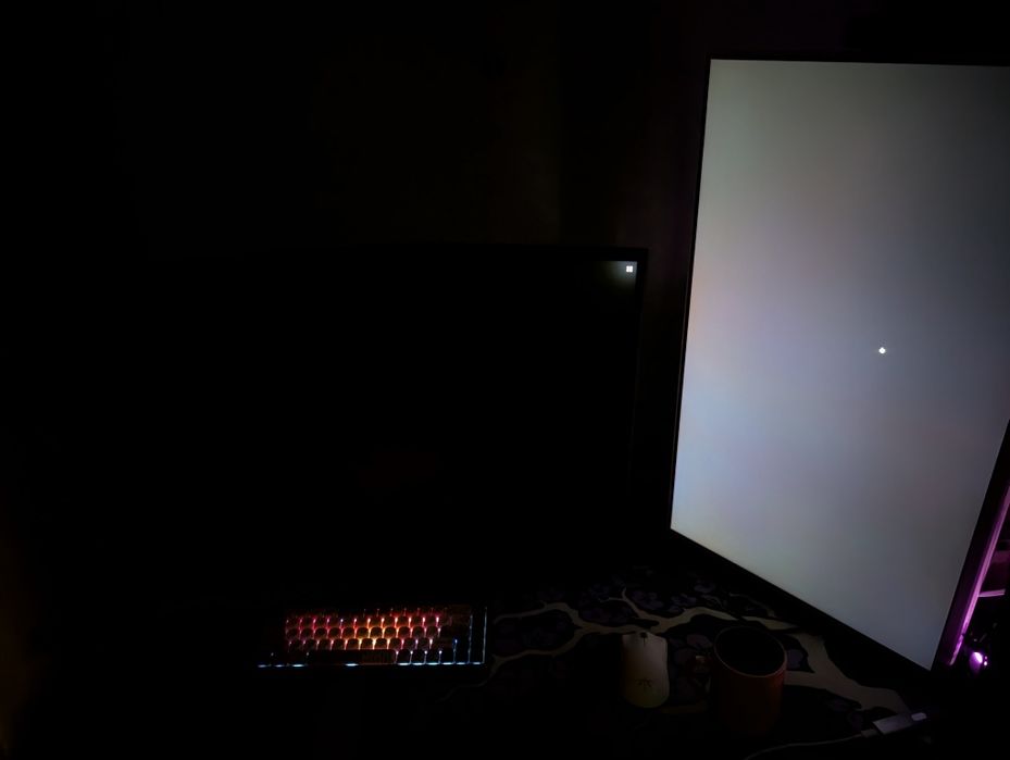Samsung Odyssey Neo G8 32" 4К 240Hz miniLED