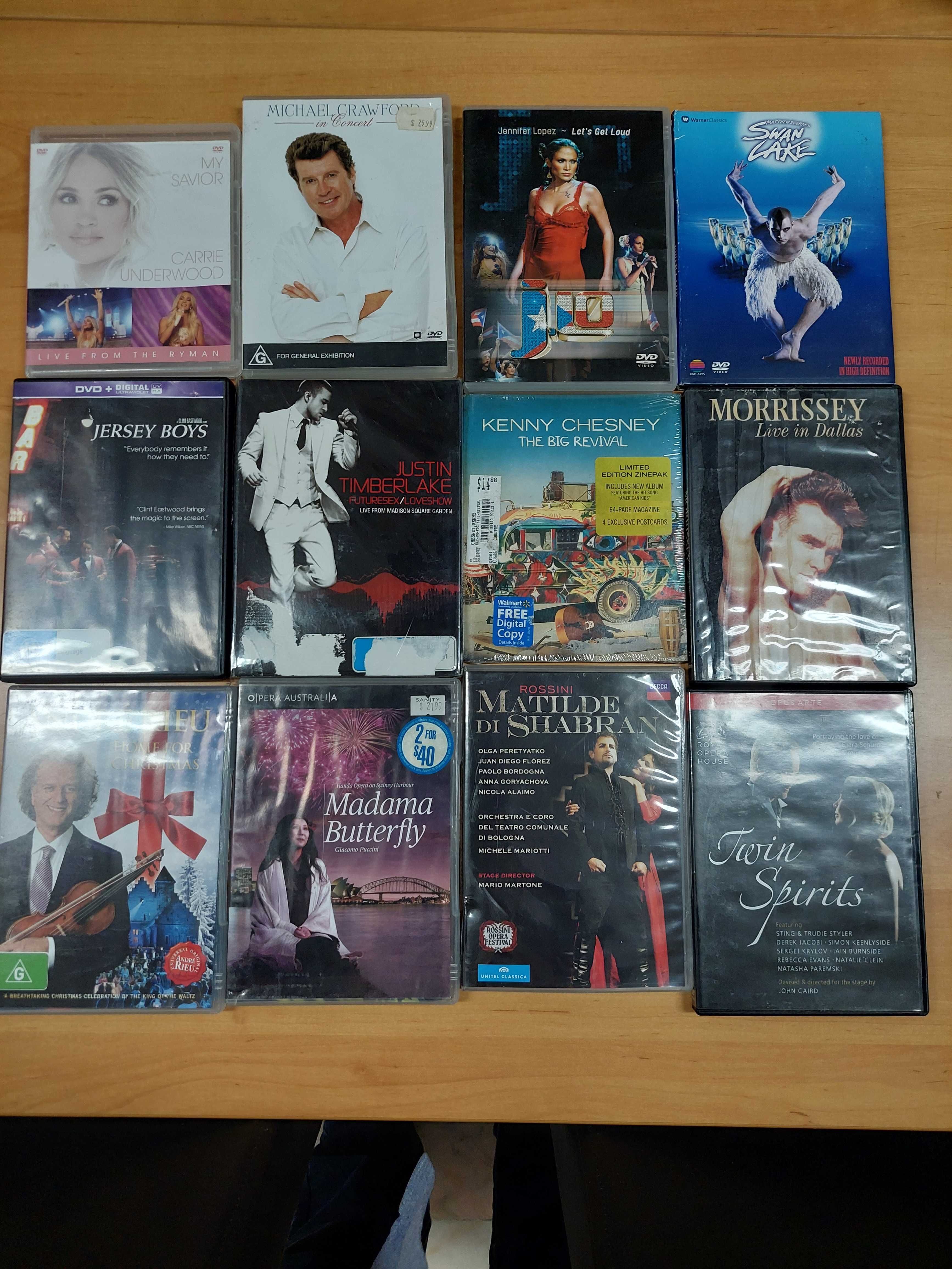 Dvds/Bluray de Musica, bailado e filmes desde 3€