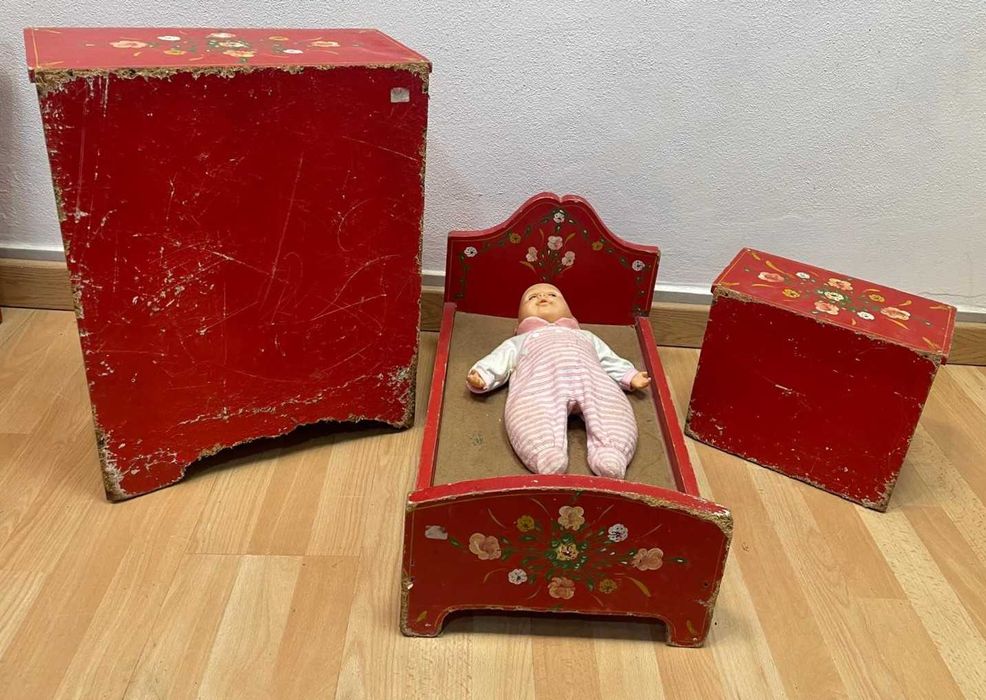 Moveis antigos, casa das bonecas, miniaturas