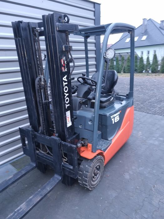 Wózek widłowy elektryczny Toyota Triplex 2015rok