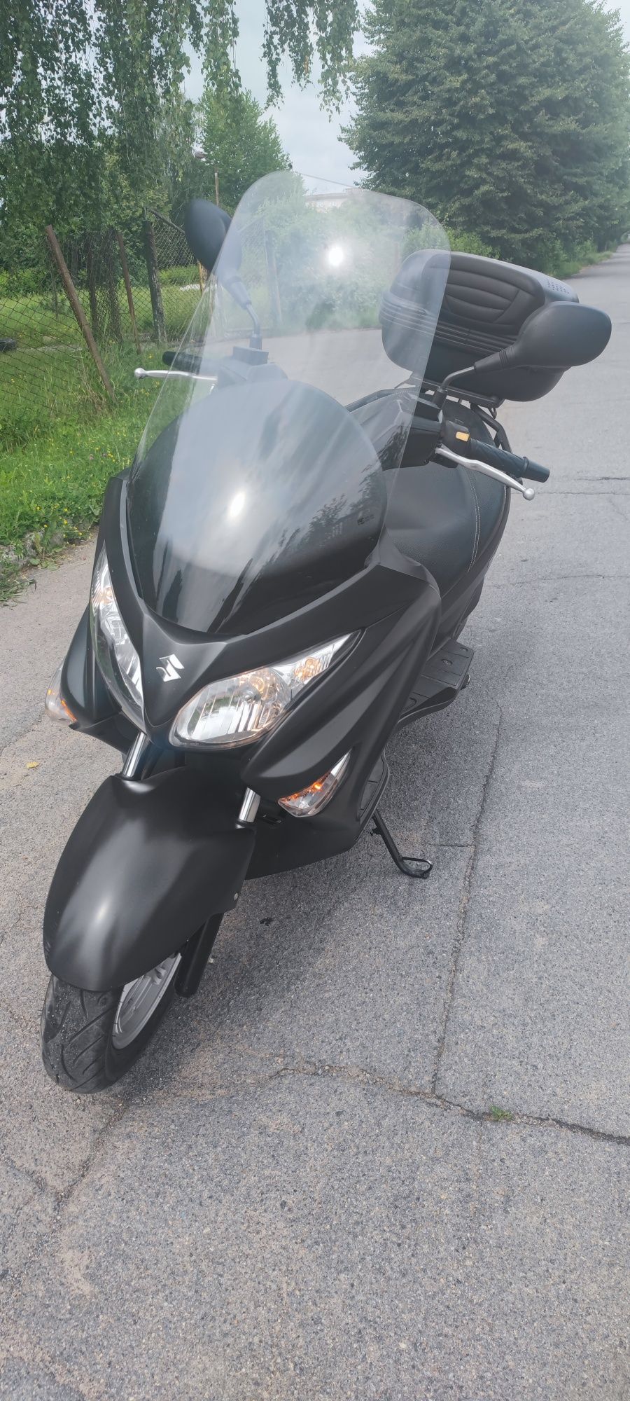 Максі скутер Suzuki Burgman 200