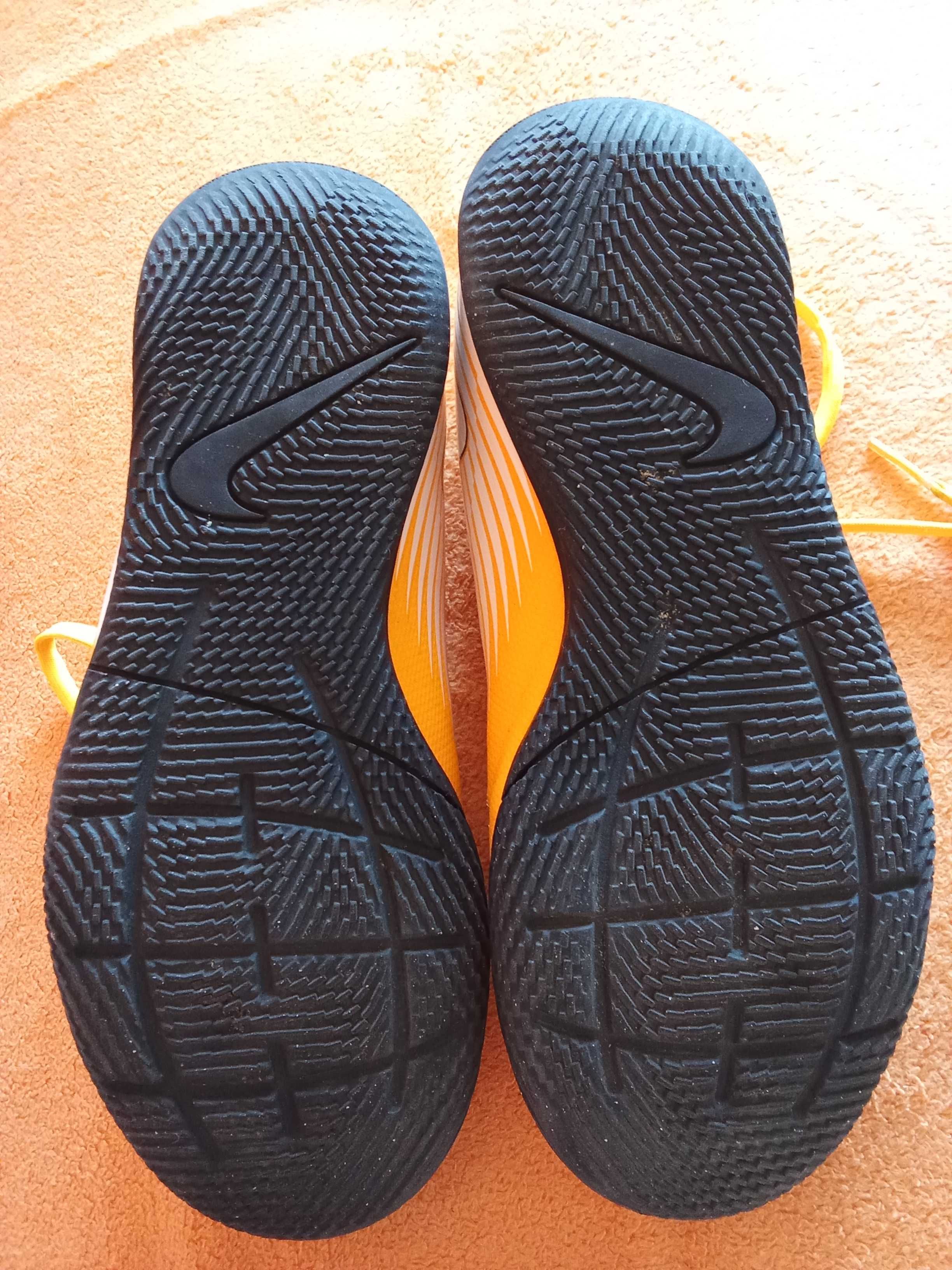 Halówki, obuwie sportowe Nike 37,5cm.