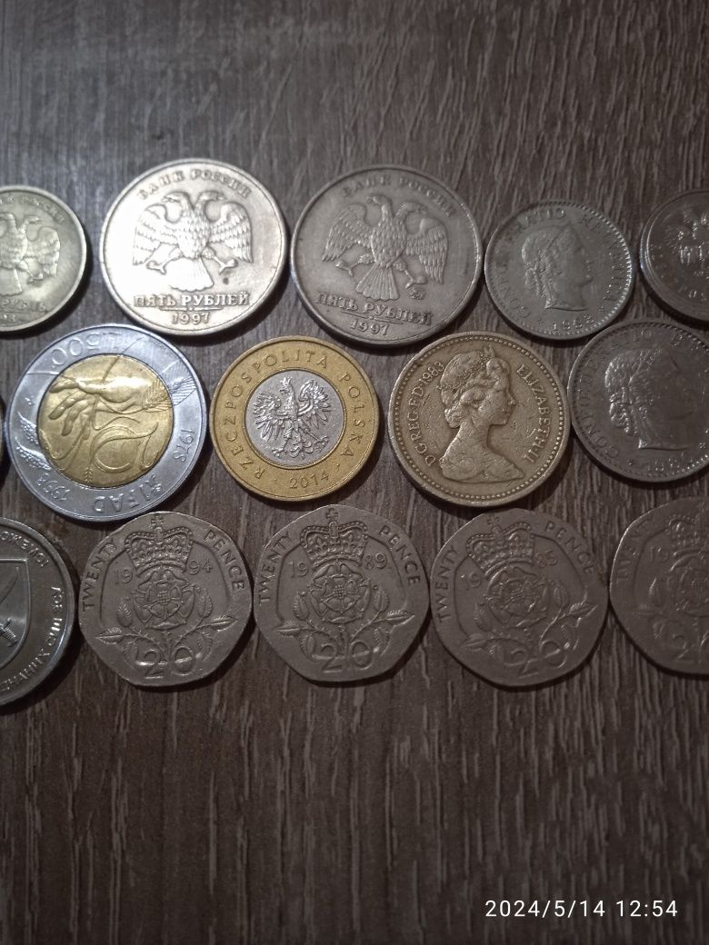 Продам колекцію різних монет.