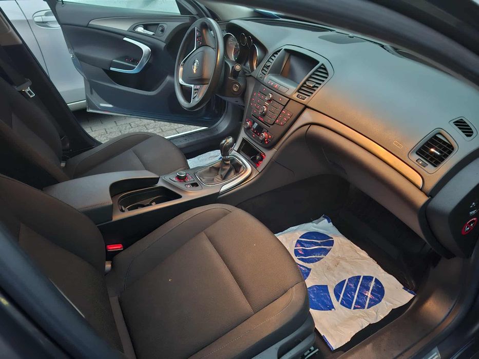 Opel insignia swiezo sprowadzona zarejestrowana