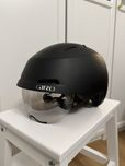Kask rowerowy Giro Bexley Mips z szybką szybą. Nowy