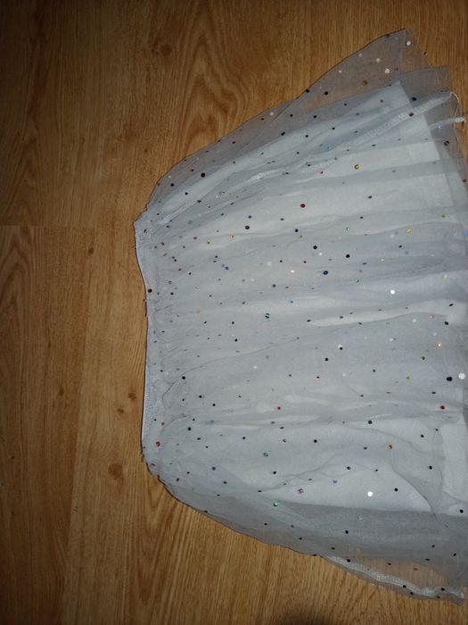 Tiulowa spodniczka 122/128 stan idealny
