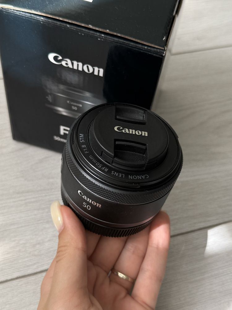 Обʼєктив Canon RF 50 mm F1.8 STM