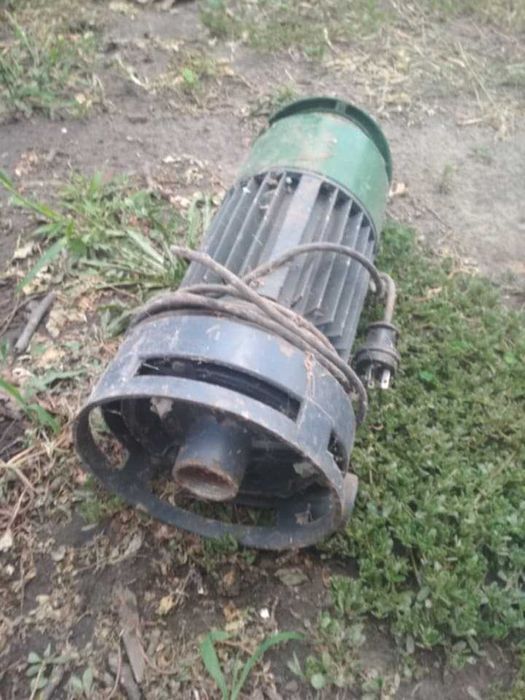 пару насосів для води 2кВт