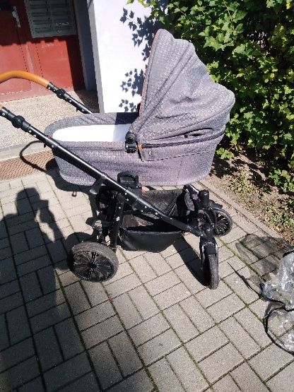 Wózek z gondola i spacerówka
