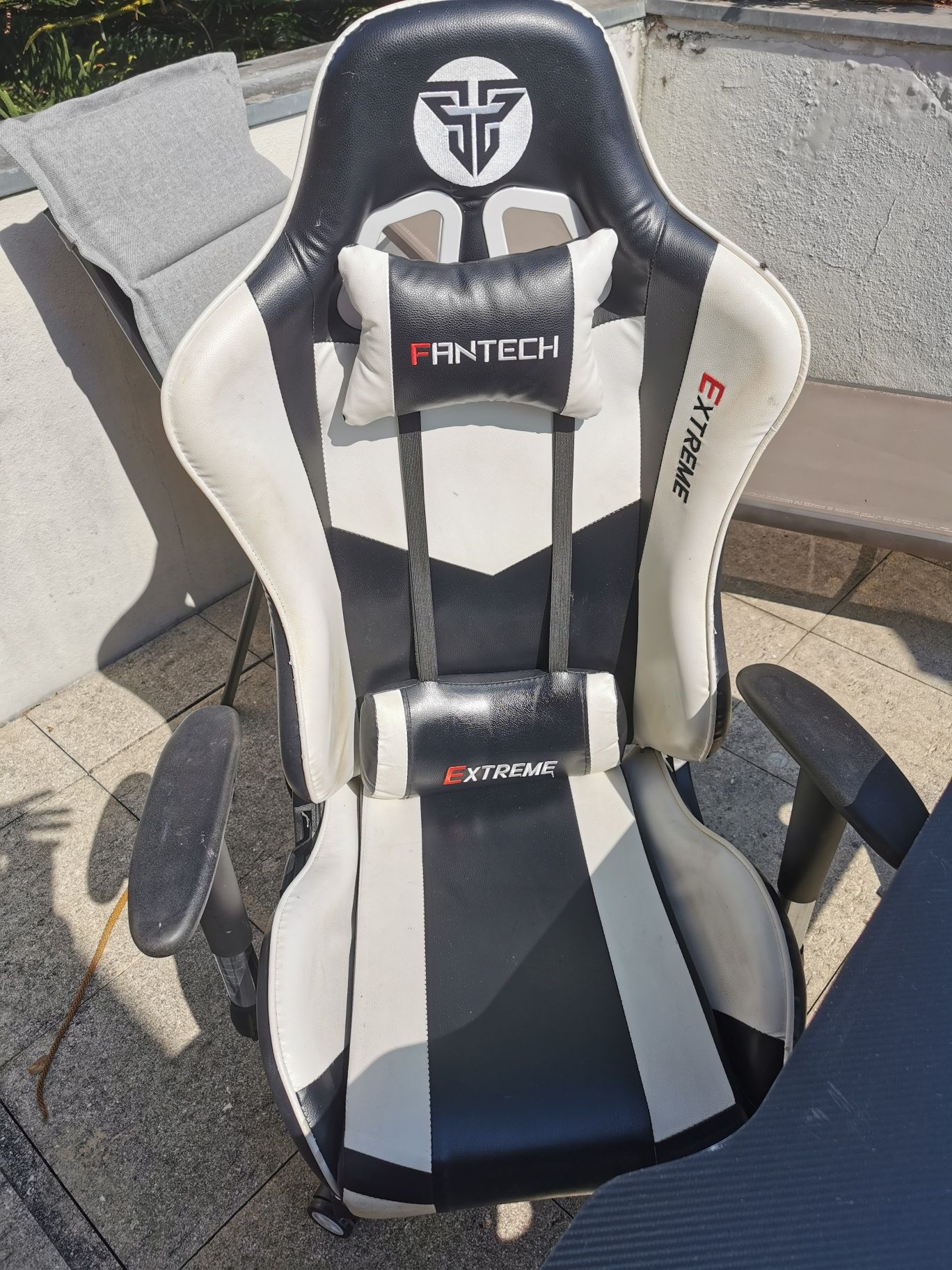 Mesa gaming+cadeira