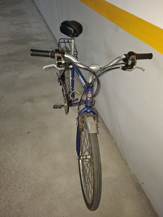 Bicicletas usadas a andar