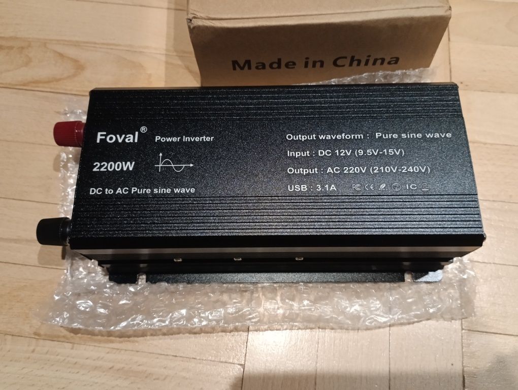 Инвертор 12В - 220В Foval 2200W чистый синус