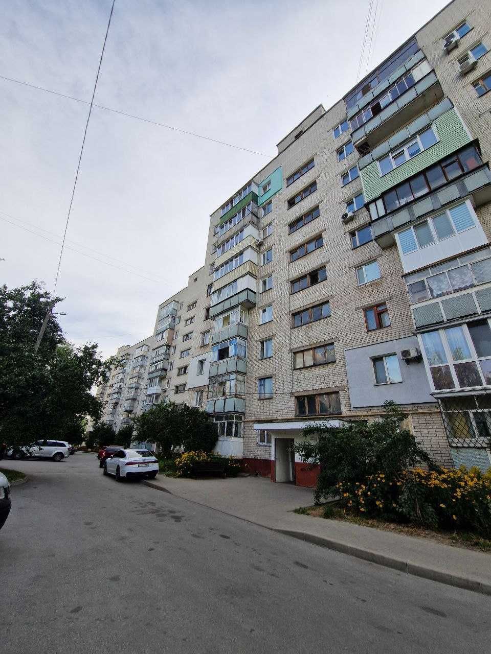 1 кімнатна квартира, Градецький