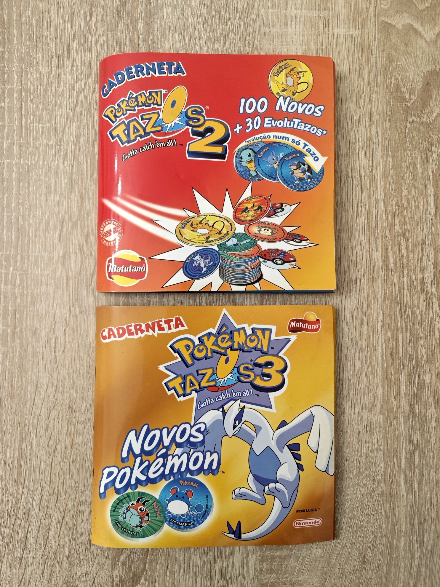 Coleção completa com caderneta Pokémon Tazos 2 e 3