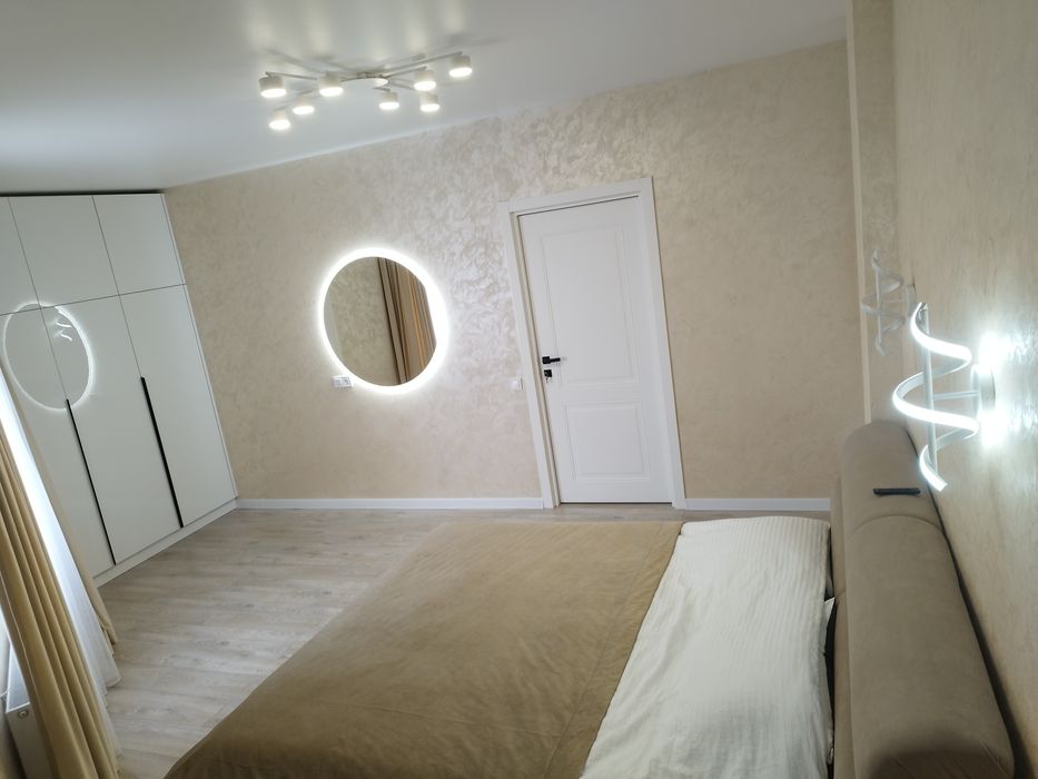 продам 2 кімнатну квартиру в центрі
